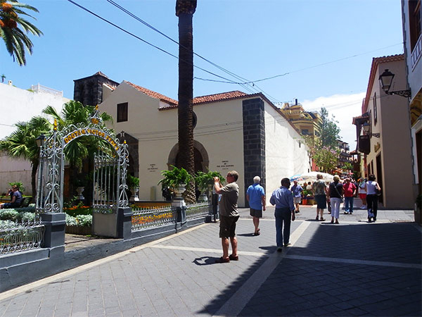 plaza de inglesia san francisco Viaje por el Puerto de la Cruz (Parte 2)