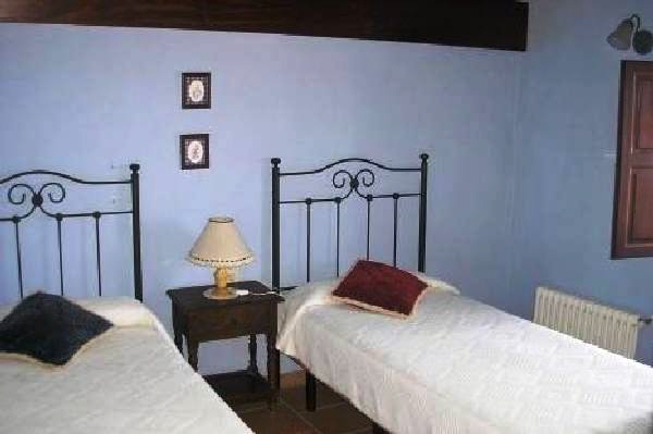 Uno de los seis dormitorios de los apartamentos