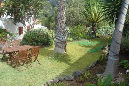 Jardín con un acogedor espacio de paz