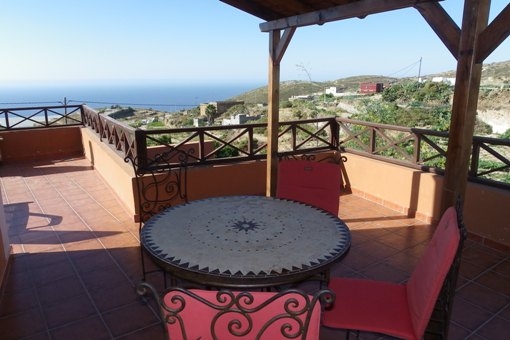 Terraza cubierta con marvillosas vistas