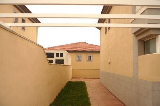 Jardín y terraza privada