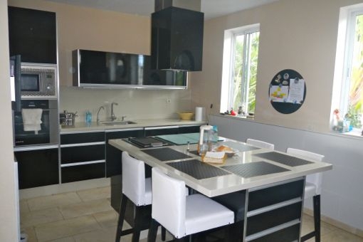 Tabaiba alta: casa con jardÃn, garaje y gran terraza Comedor Cocina diseño