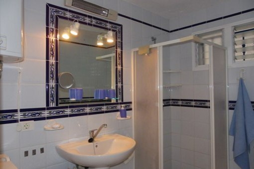 Baño con ducha