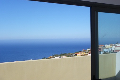Vista al mar desde la amplia terraza