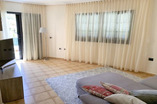 Salón con acceso a la terraza