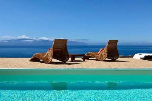 Finca exclusiva con piscina y vistas impresionantes en Playa San Juan