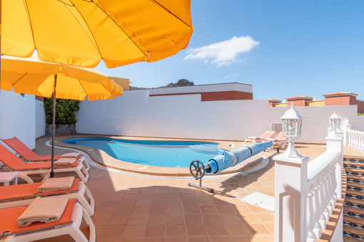 Zona de la piscina soleada