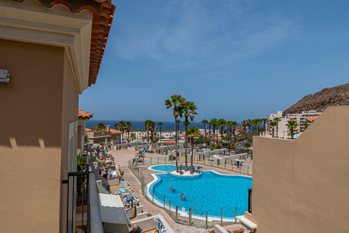 Vistas al mar y la piscina