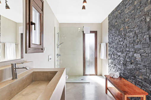 La casa ofrece un total de 3 baños