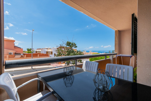 Apartamento de dos dormitorios renovado con vistas al mar en Playa Paraíso