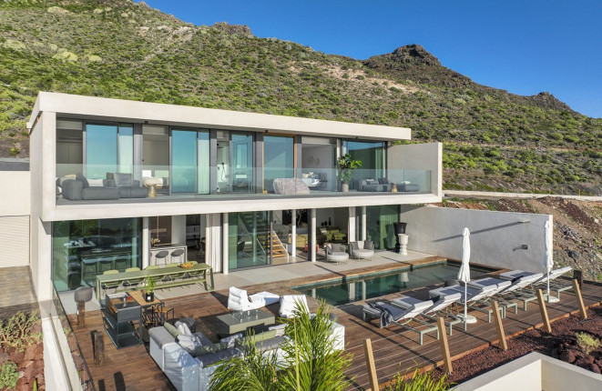 Parcela lista para construir con proyecto de villa premium y vistas panorámicas en Roque del Conde - Costa Adeje