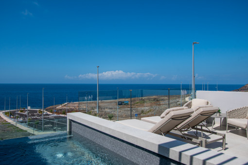 Apartamento de lujo con piscina privada y vistas al mar en Iconic, Rokabella