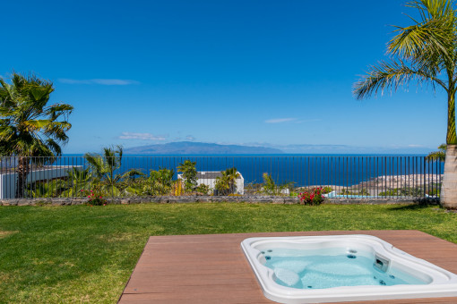 Jacuzzi