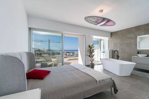 Baño y dormitorio