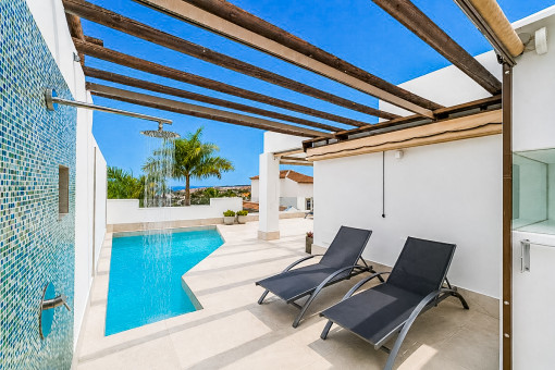 Terraza con piscina