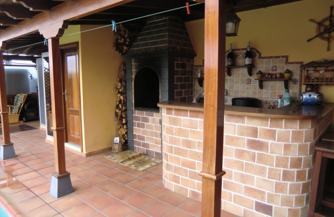 Tegueste: Casa con jardín, chimenea y bar al aire libre