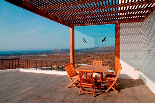 La amplia terraza